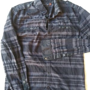 GUESS button up Mens L